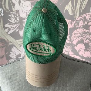 Von Dutch trucker hat
